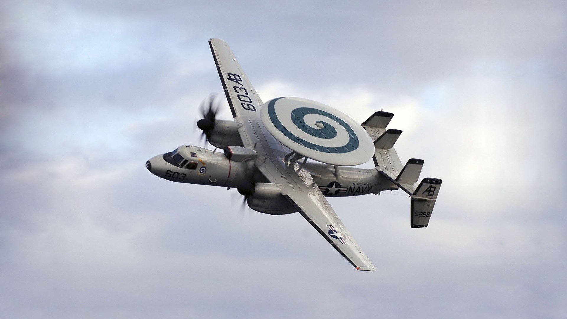 倒三角中场稳定控球节奏，倒三角传球算不算越位