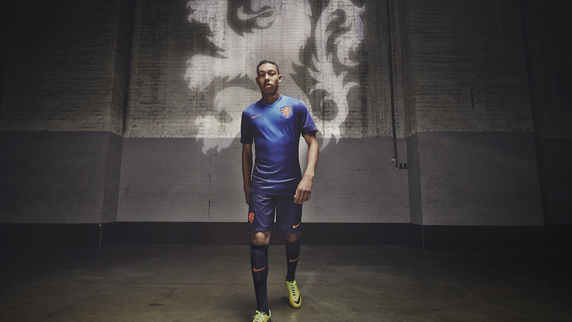 kaiyun网站-一场1-1！让英超争四乱了：桑德兰3轮不败+进前四，2大黑马搅局，英超 桑德兰